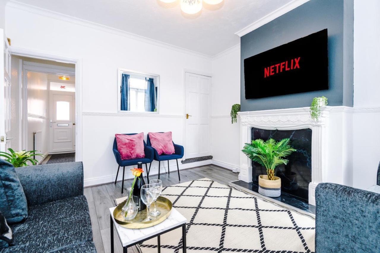 Harley House - Spacious Home With Free Netflix & Parking By Rocketbnb 考文垂 外观 照片